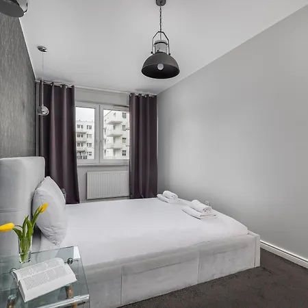 Raginisa Modern Lägenhet