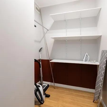 Raginisa Modern Lägenhet *