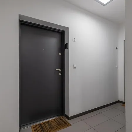 Raginisa Modern